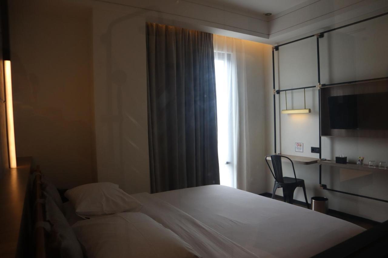 Ogaia Hotel Ternate Bagian luar foto