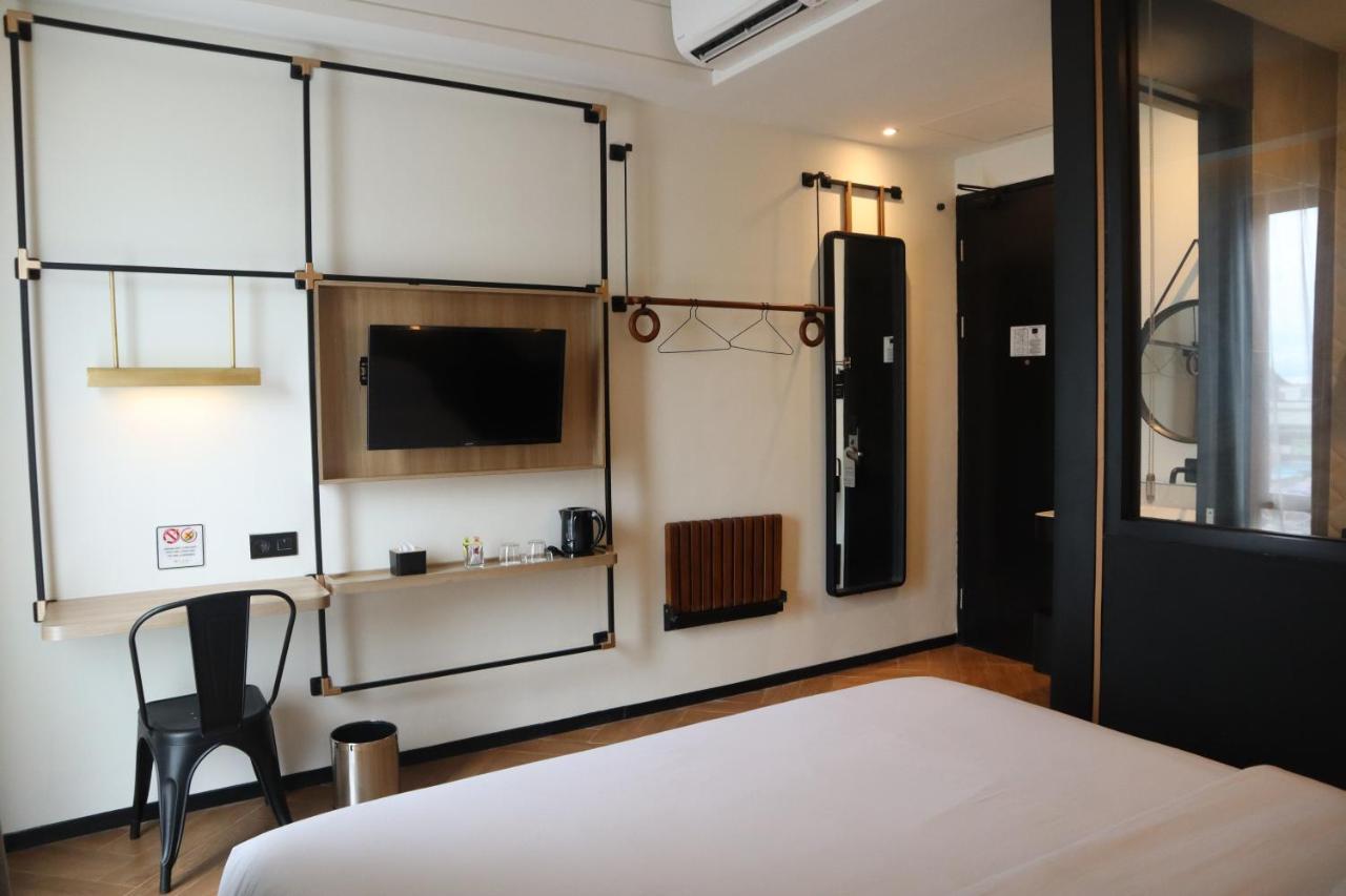 Ogaia Hotel Ternate Bagian luar foto
